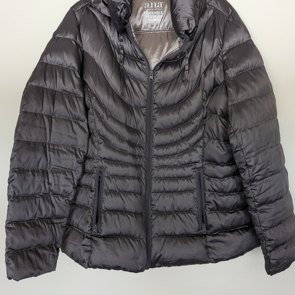 a.n.a Women's Pewter Packable Down Puffer Jacket W/ Removable Hood. 1x